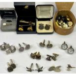 SILVER & OTHER GENTLEMAN'S CUFFLINKS, 11 PAIRS, stud buttons, tie pins, etc to include a disc pair