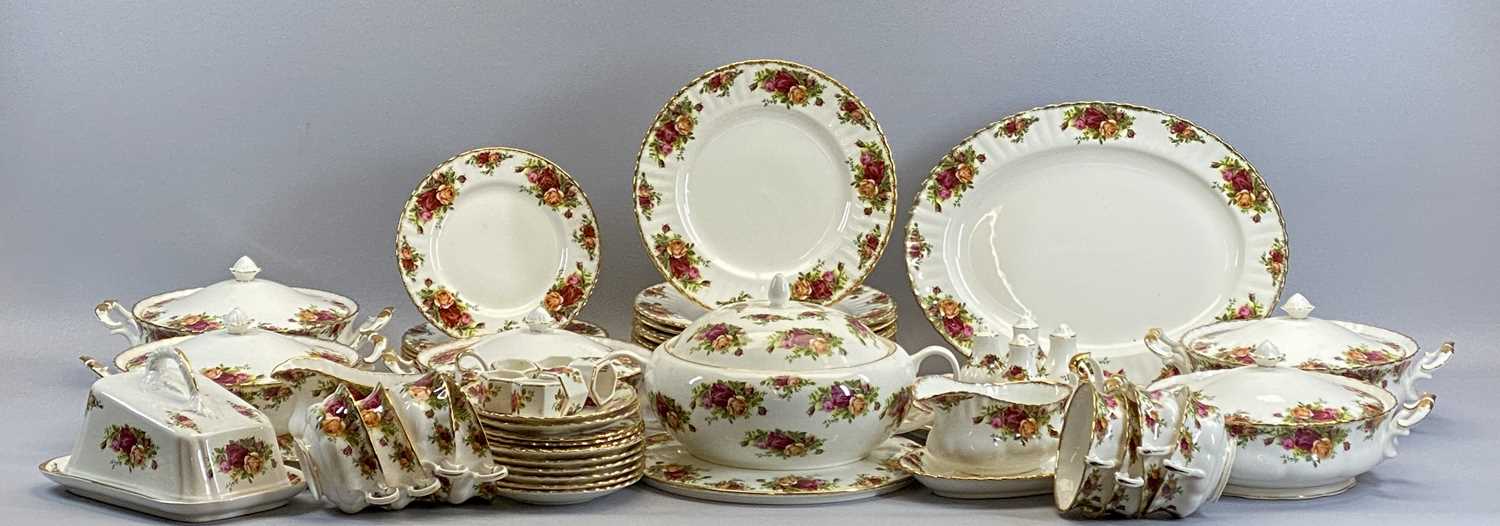 ROYAL ALBERT OLD COUNTRY ROSES COMPREHENSIVE DINNER SERVICE - approx 65 pieces including 5 x - Image 3 of 3