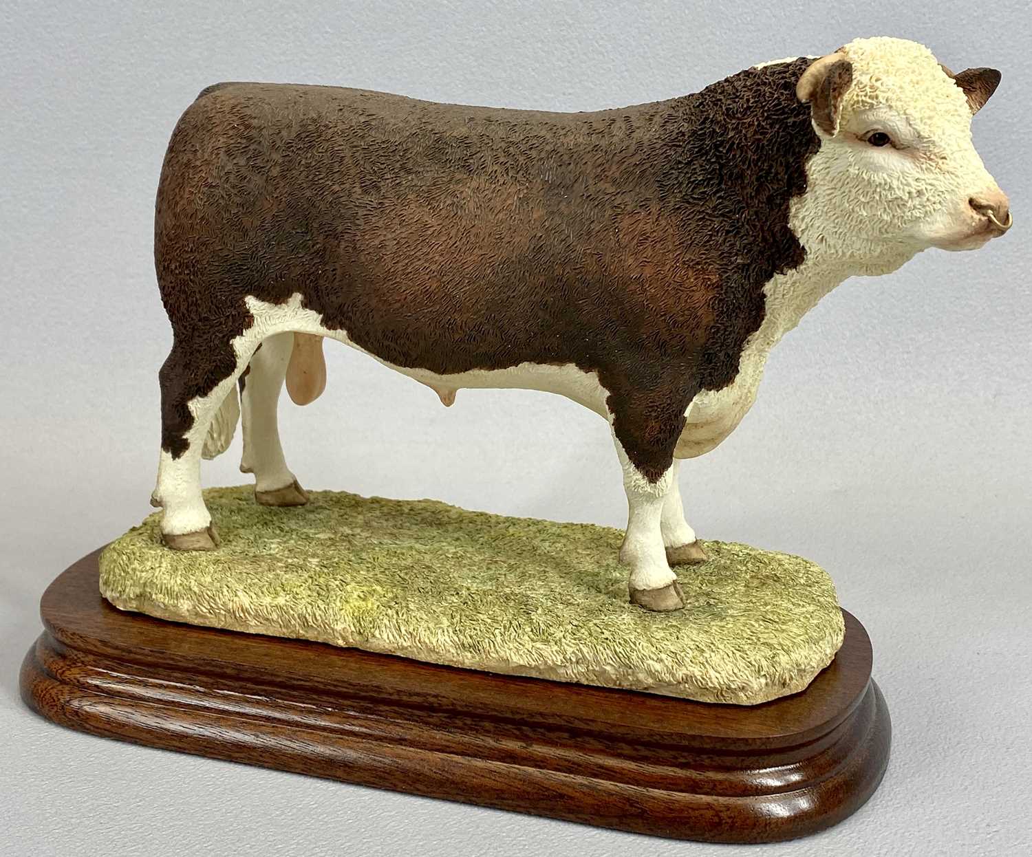 BORDER FINE ARTS FIGURE - 'Hereford Bull', B0772, on wooden stand, 18cms H, boxed