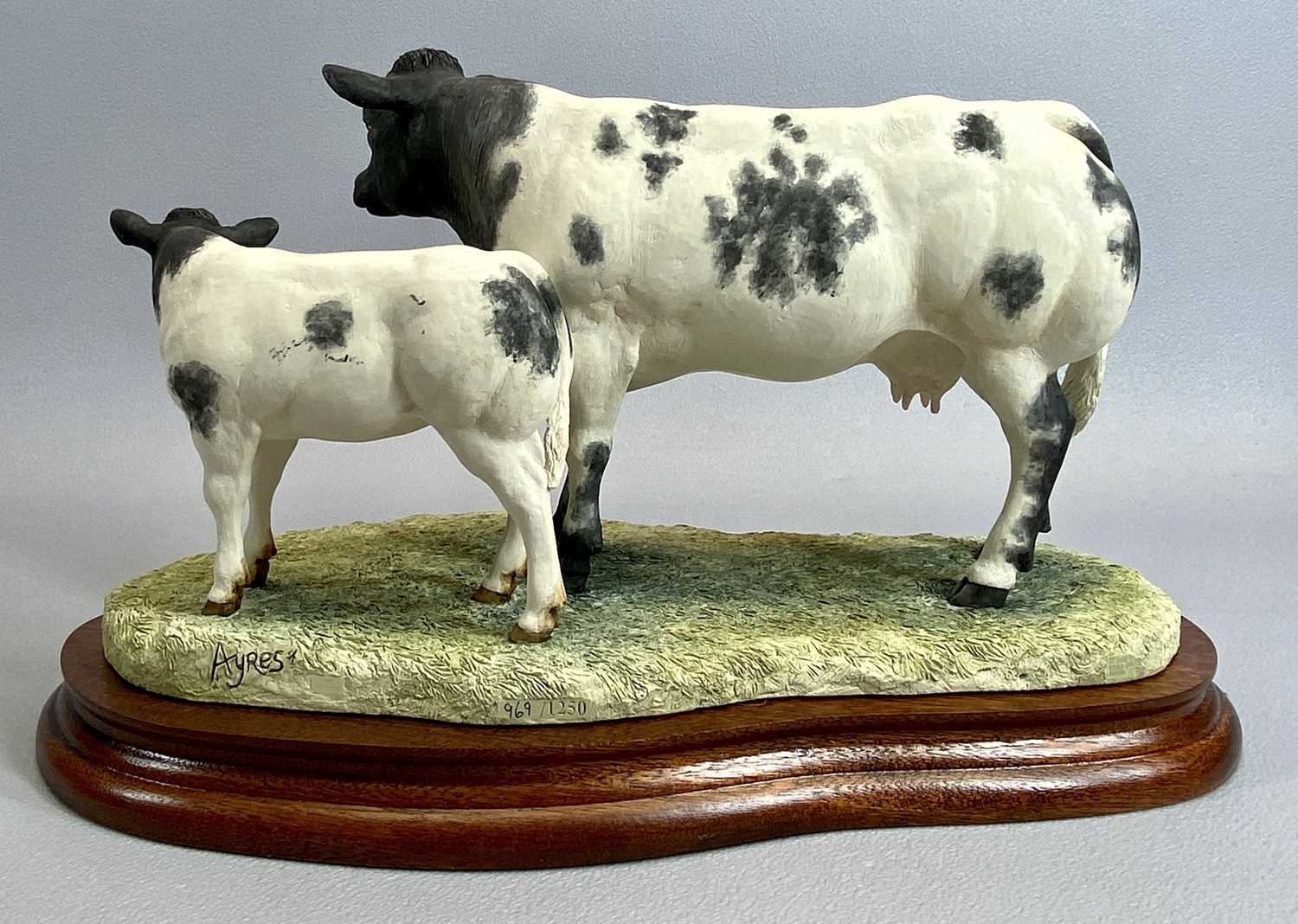 BORDER FINE ARTS FIGURE - Belgian blue cow/calf, B0590, on wooden stand, 18cms H, with certificate - Image 2 of 3