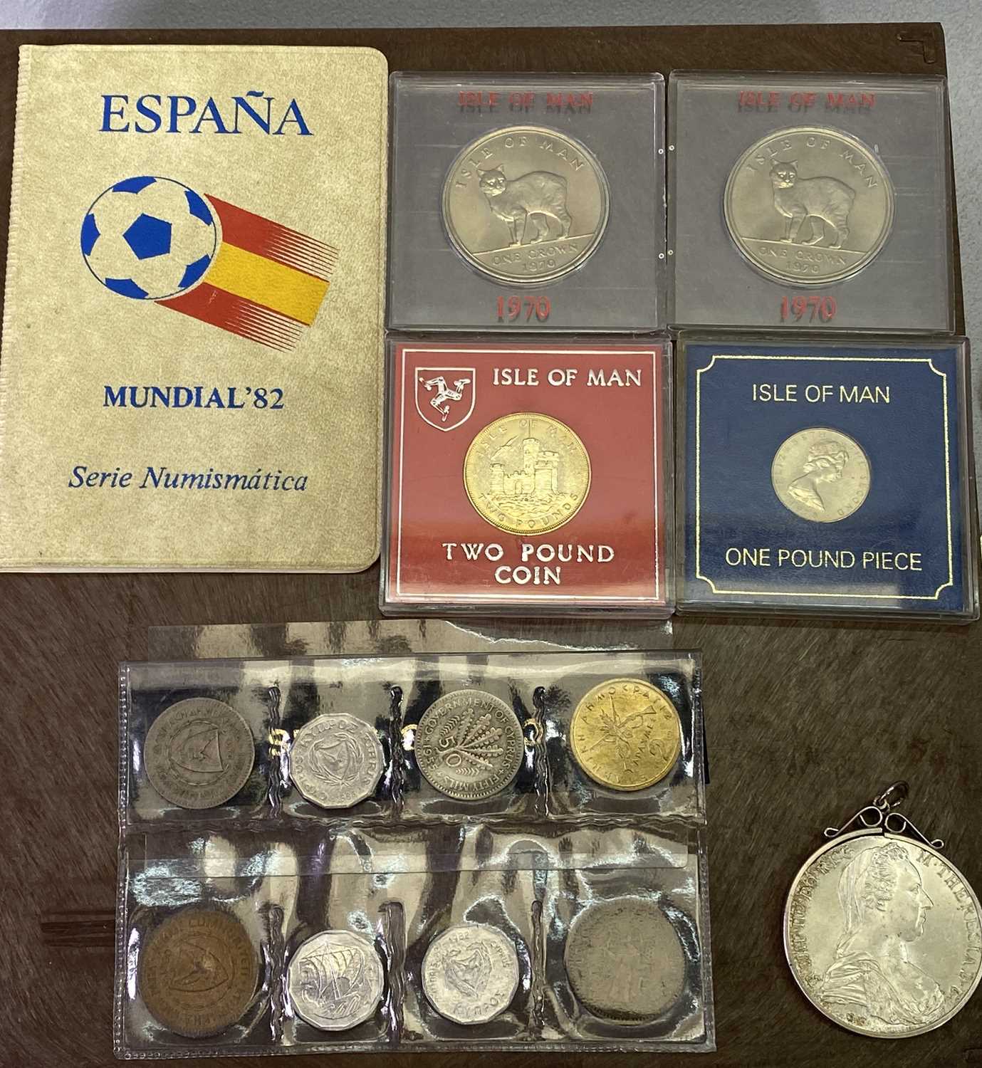 FINE SILVER & OTHER CONTINENTAL COIN COLLECTION and 4 x Isle of Man collector's coins to include a - Image 2 of 5