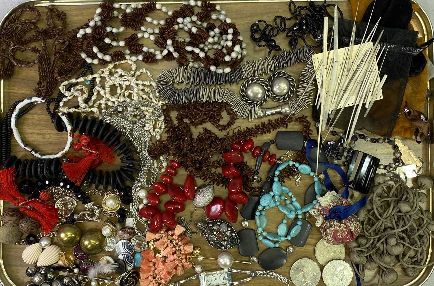 COSTUME JEWELLERY & COLLECTABLES - mainly modern to include a hardstone mounted white metal scent