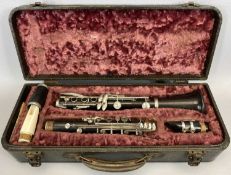 BOOSEY & HAWKES REGENT CLARINET - in plush lined hard case