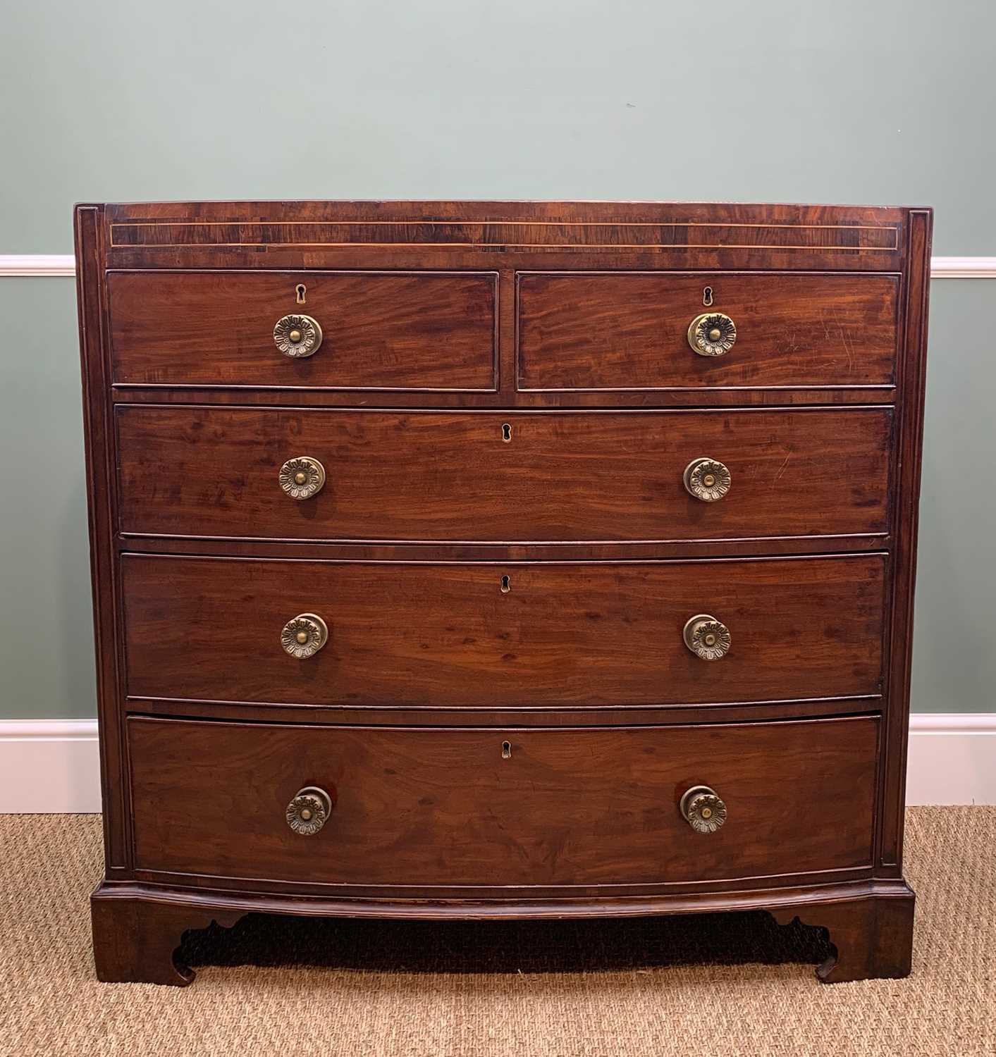 19TH CENTURY MAHOGANY BOWFRONT CHEST, rosewood crossbanded frieze, fitted 2 short and 3 long drawers - Image 2 of 8