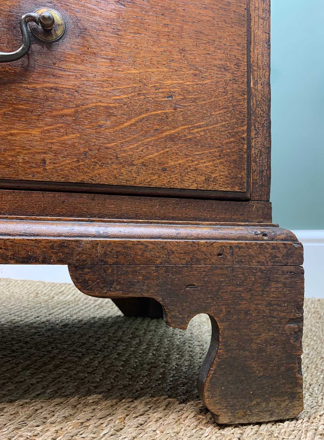 19TH CENTURY OAK FLAT FRONT CHEST, dentil cornice, fitted 2 short and 3 long drawers, bracket - Image 6 of 7