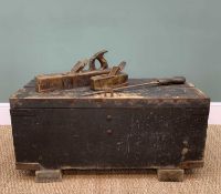 PAINTED HEAVY PINE SHIP'S TOOL CHEST with iron strap corners and hinges, wrought iron side carry