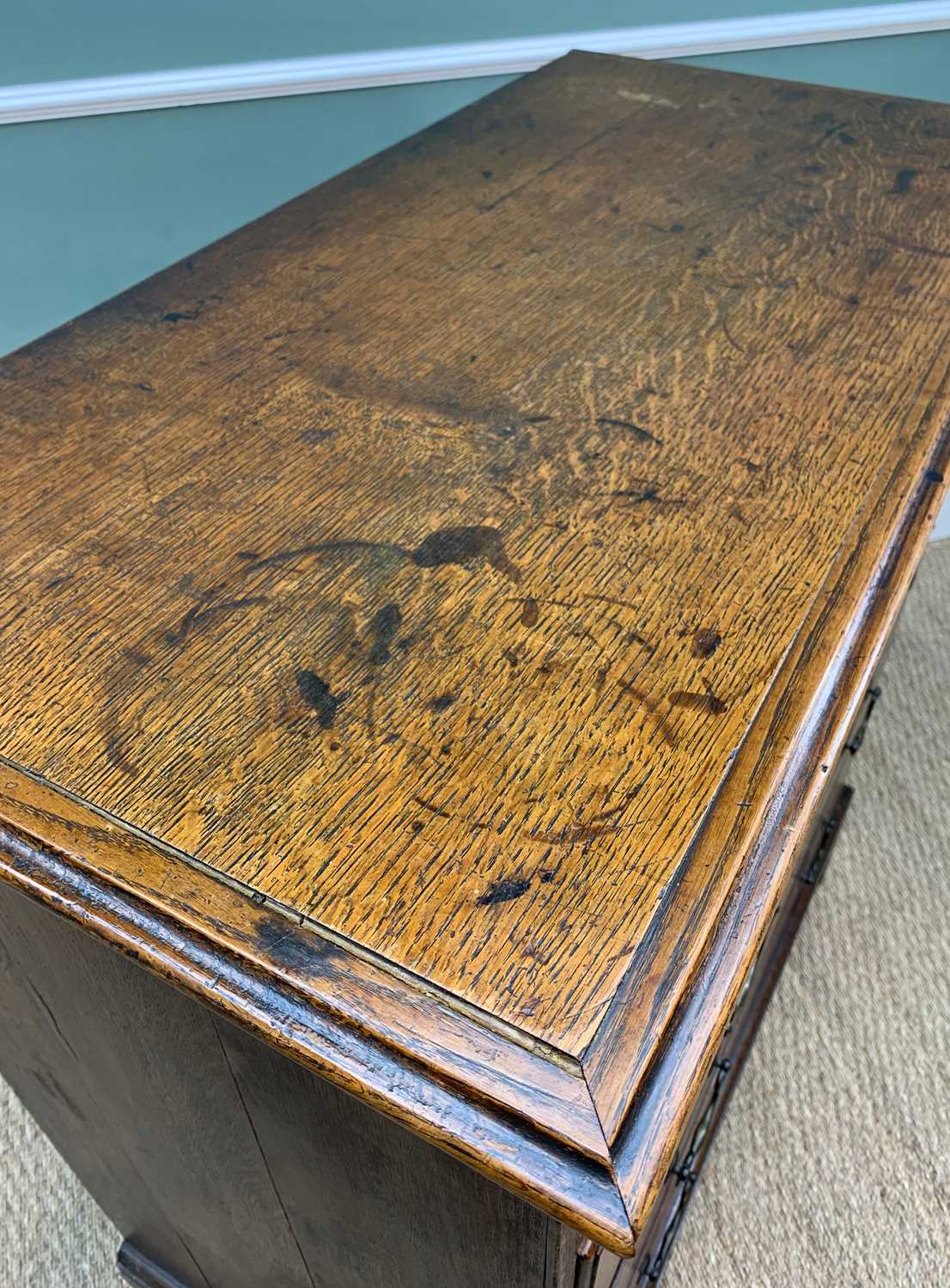 19TH CENTURY OAK FLAT FRONT CHEST, dentil cornice, fitted 2 short and 3 long drawers, bracket - Image 5 of 7