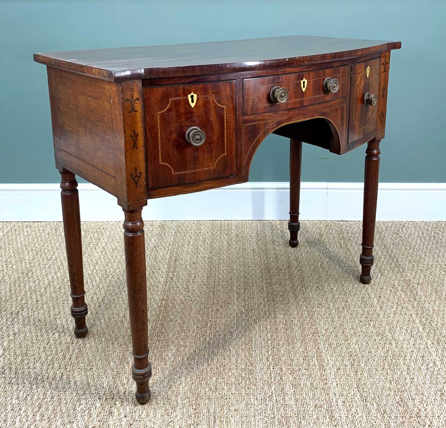 EARLY 19TH CENTURY MAHOGANY BOWFRONT SIDEBOARD, with chequer strung drawer fronts and under arch, - Image 2 of 3