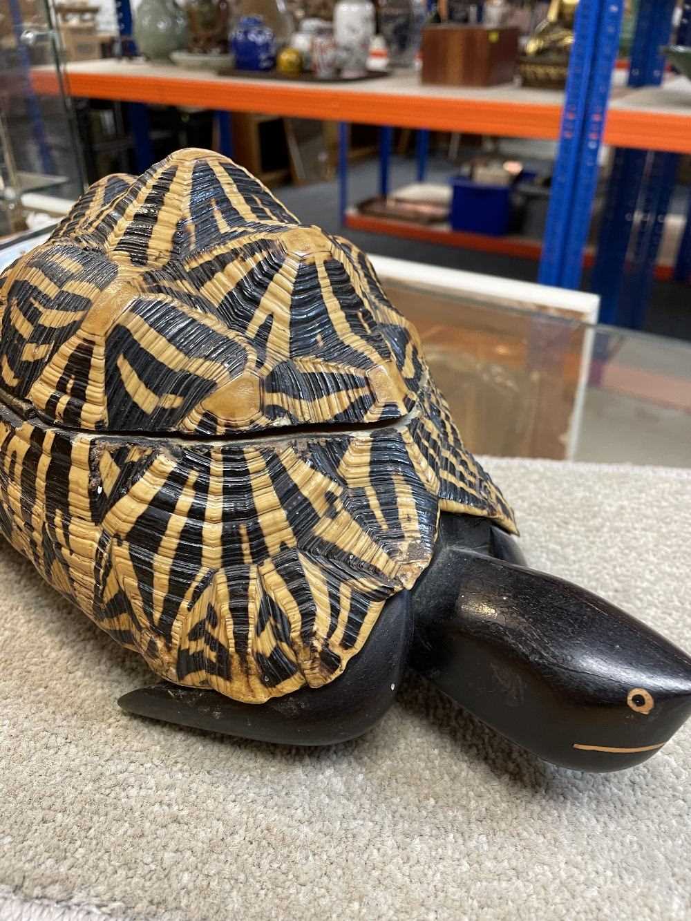 INDIAN STAR TORTOISE JEWELLERY BOX, early 20th Century, the hinged carapace opening to reveal a - Image 6 of 17