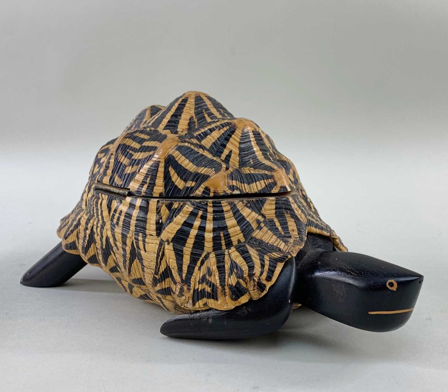 INDIAN STAR TORTOISE JEWELLERY BOX, early 20th Century, the hinged carapace opening to reveal a - Image 4 of 17