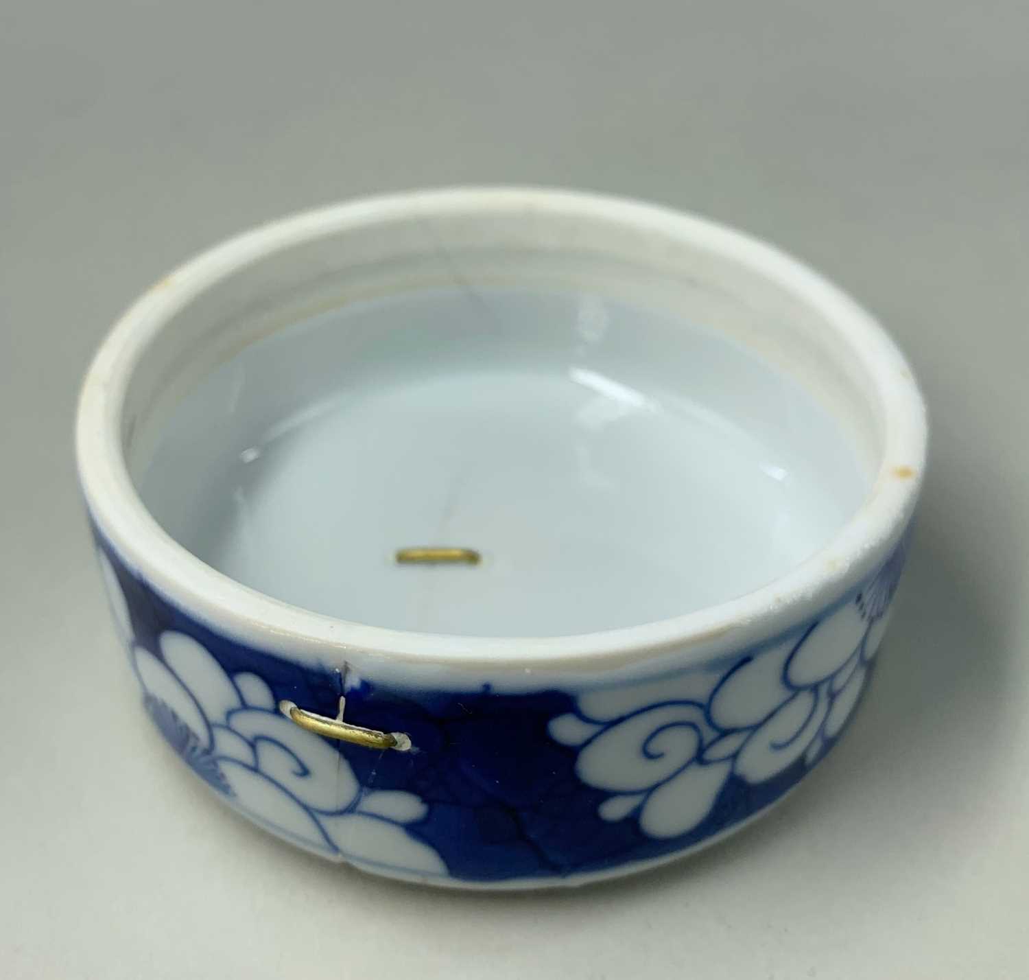 CHINESE BLUE & WHITE PORCLEAIN JAR & COVER, painted in the Kangxi-style with panels of ladies and - Image 5 of 28