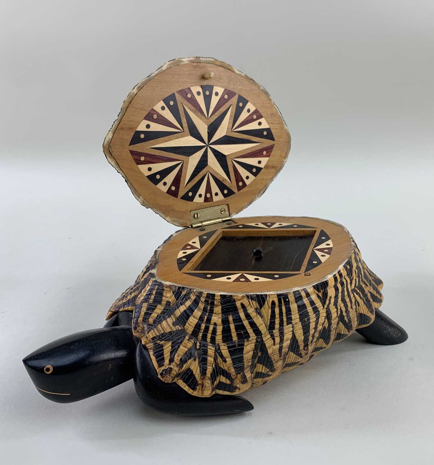 INDIAN STAR TORTOISE JEWELLERY BOX, early 20th Century, the hinged carapace opening to reveal a - Image 2 of 17