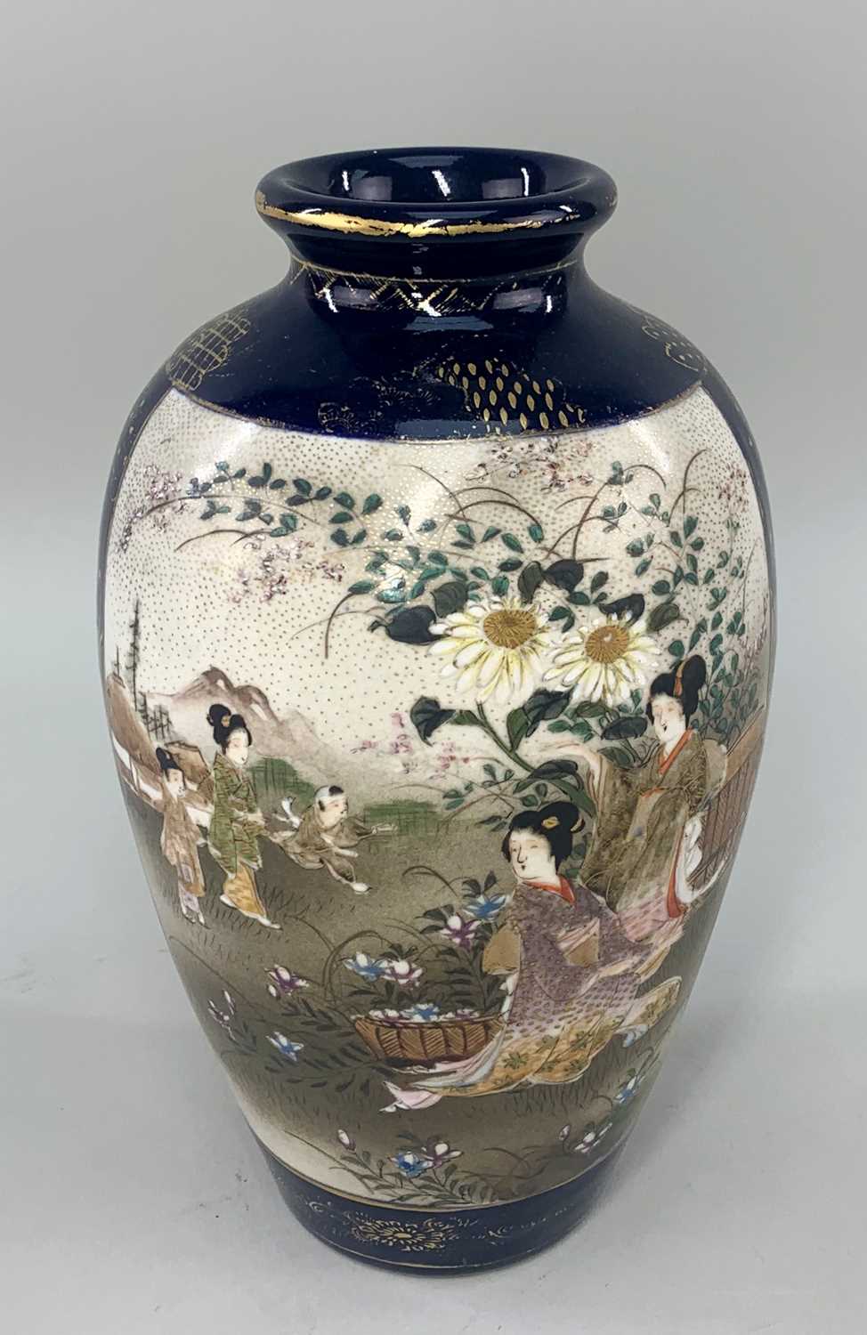 PAIR OF JAPANESE SATSUMA EARTHENWARE VASES, Meiji/Taisho Period, painted with two large panels of - Image 3 of 11