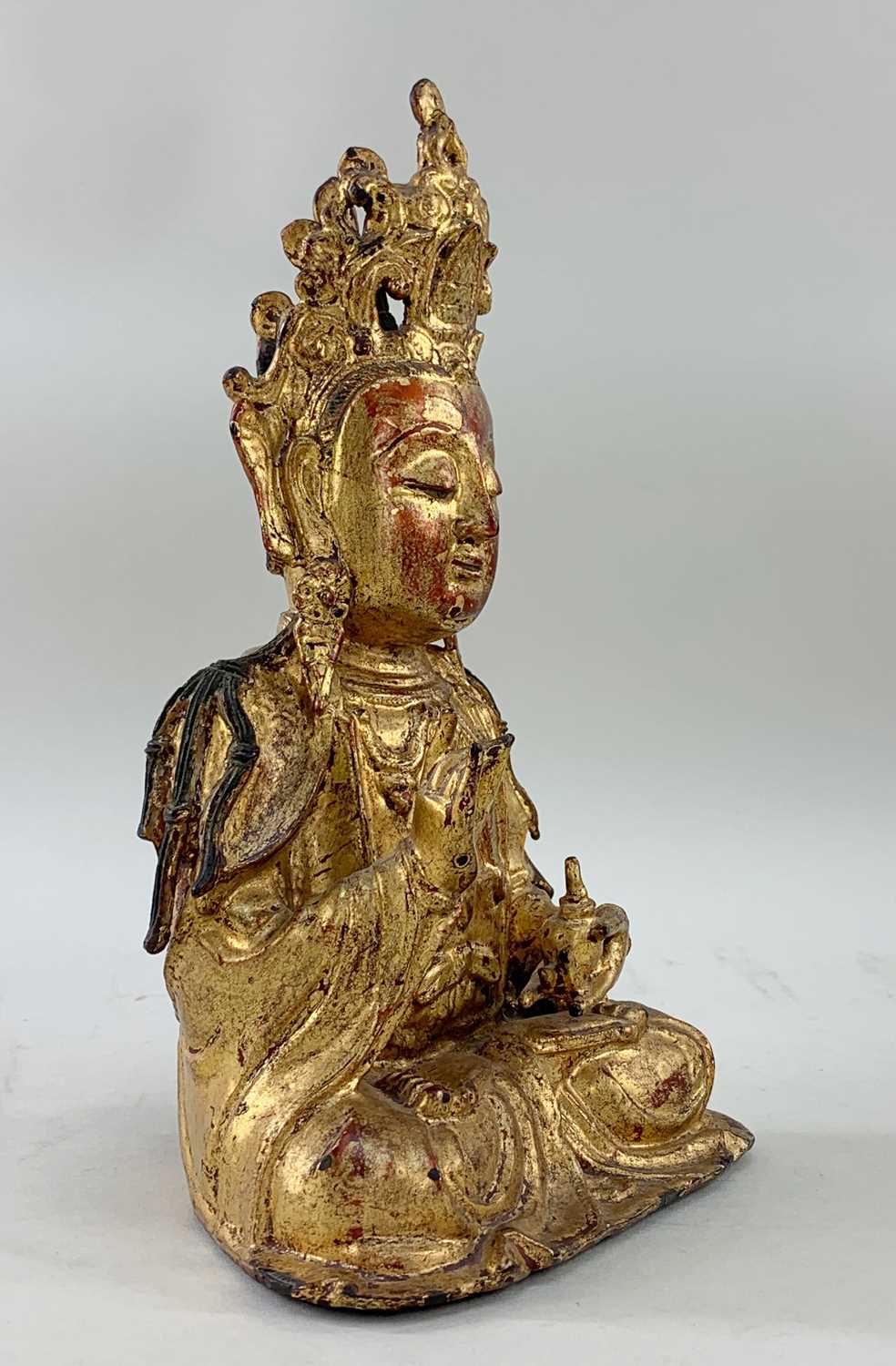 CHINESE LACQUERED GILT BRONZE FIGURE OF GUANYIN, Late Ming dynasty, the serene boddhisattva seated - Image 2 of 20