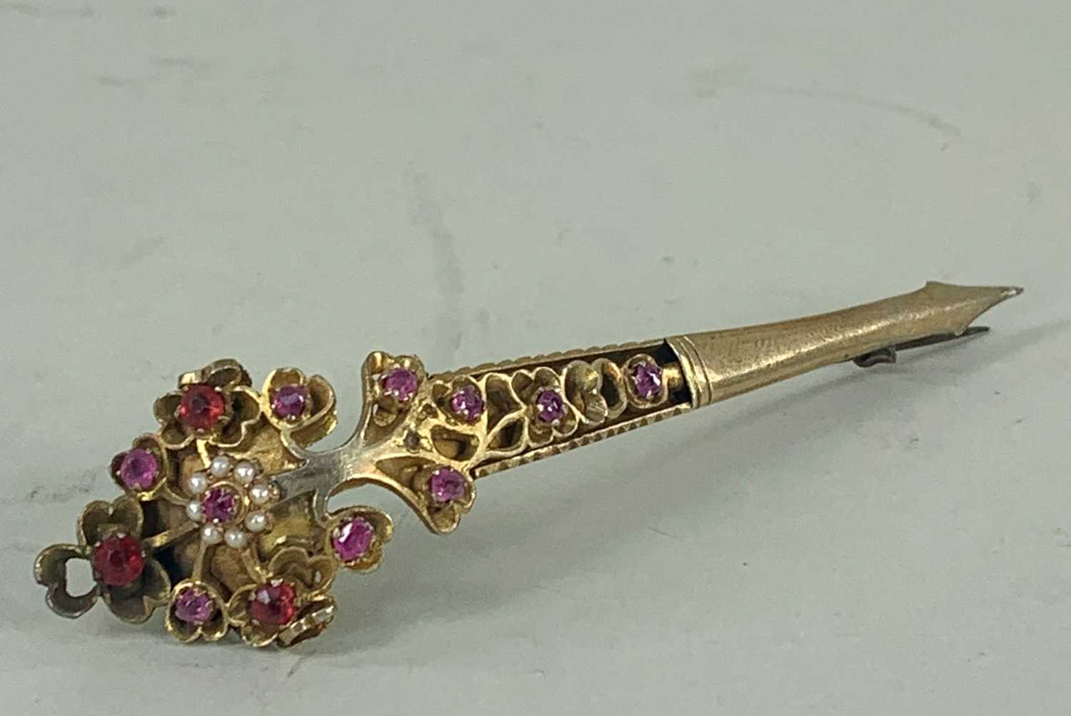 SRI LANKAN KONDAKOORA PIN, silver gilt and set with mine-cut rubies, seed pearls and other stones, - Image 2 of 2