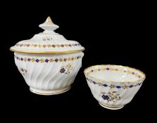 WORCESTER SUCRIER & COVER, WITH TEABOWL, of shanked fluted form and similarly decorated in blue