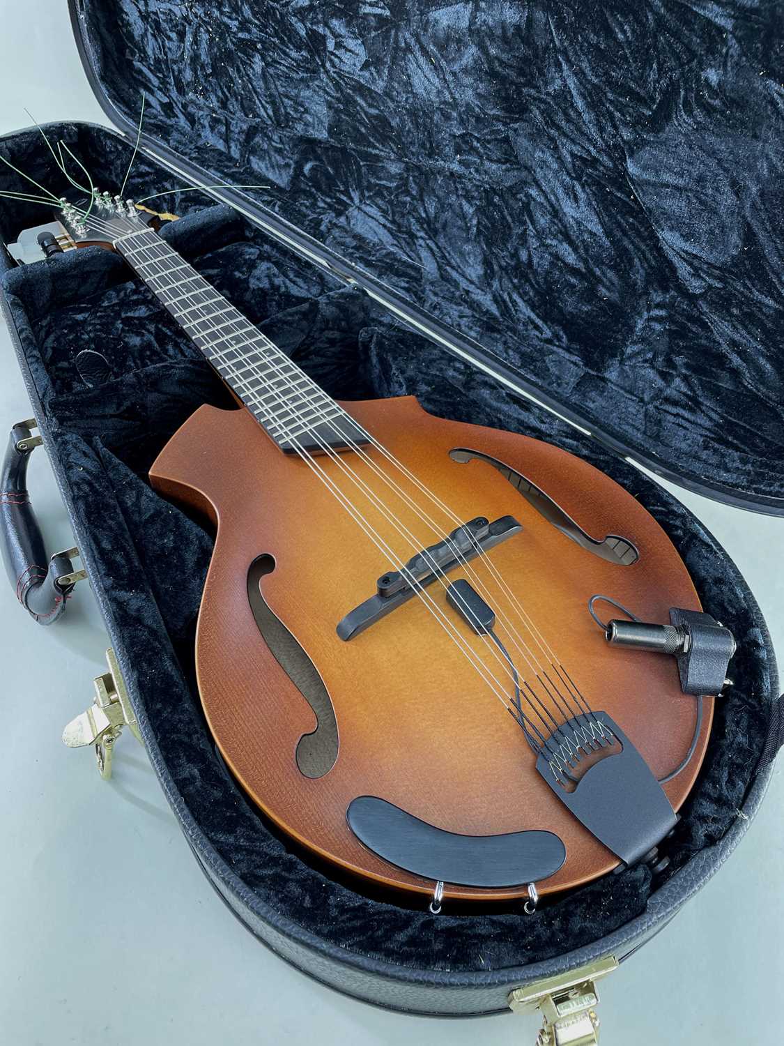 BREEDLOVE ACOUSTIC MANDOLIN, with 'S' shaped sound holes, pickup attached at the base of mandolin, - Image 4 of 4