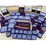 ASSORTED 9CT GOLD MOUNTED JEWELLERY, comprising a mixed collection of rings, necklaces, and