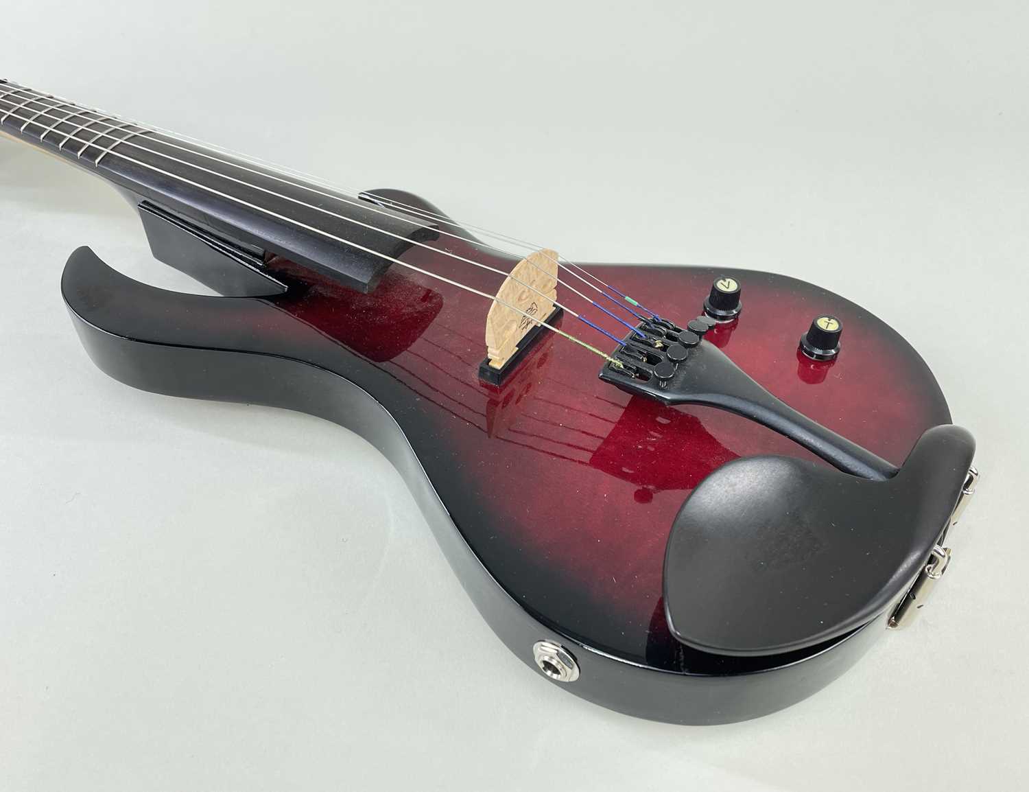 YIN-FENTE 5 STRING ELECTRIC VIOLIN, overall length 62cm, with standard bow, modern case - Image 2 of 4