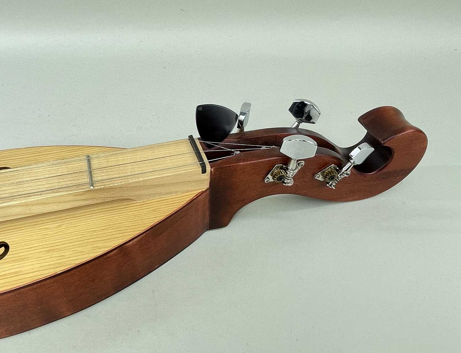 APPALACHIAN DULCIMER D1210, the body with 'S' shaped sound holes, made in Romania Comments: used but - Image 2 of 3