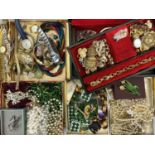 VINTAGE JEWELLERY BOX WITH COSTUME JEWELLERY CONTENTS, other costume jewellery, lady's