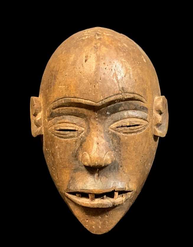 FOUR AFRICAN MASKS, including Bulu monkey mask, Pende mask, and two others, largest 36cm H (4) - Image 2 of 12