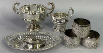 SMALL SILVER & WHITE METAL GROUP - 6 items to include a Chester 1920 cream jug having a shaped