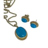 9CT GOLD CABOCHON TURQUOISE PENDANT on 9ct gold curb link chain together with matching earrings, 9.