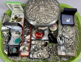 SILVER TONE & OTHER JEWELLERY & COLLECTABLES GROUP - to include an attractive sterling stamped and