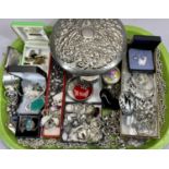 SILVER TONE & OTHER JEWELLERY & COLLECTABLES GROUP - to include an attractive sterling stamped and