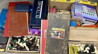 VINTAGE & LATER GAMES & TOYS including Chess pieces and boards, Sketch-a-Graph travel games and