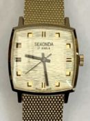 A SEKONDA RETRO GENT'S WRISTWATCH - 17 jewels, made in USSR, gold plated case, brushed gold coloured