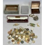 JEWELLERY, COINS & COLLECTABLES MIX - to include a cherry amber type bead necklace having 37 uniform
