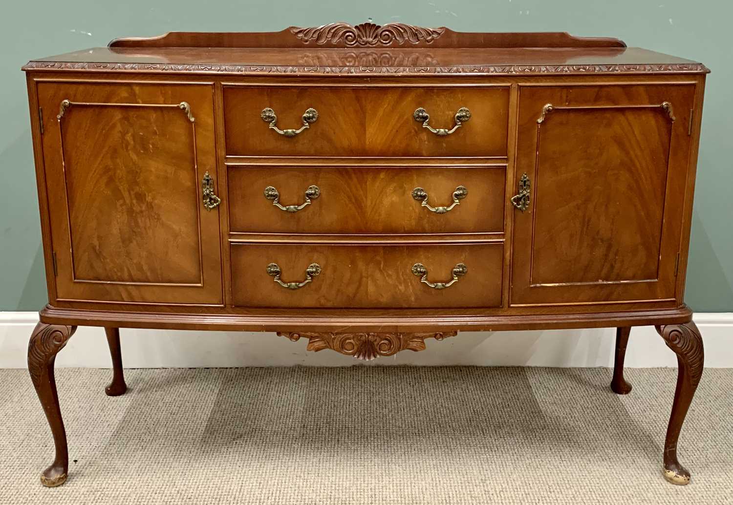 MAHOGANY RAILBACK SIDEBOARD - 20th Century in Regency style with three central drawers and two