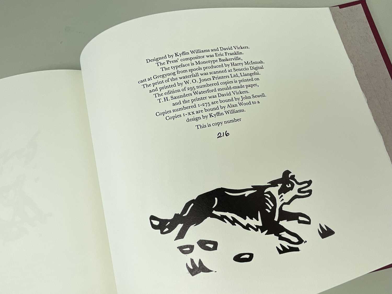 ‡ SIR KYFFIN WILLIAMS RA limited edition (216/275) volume of 'Cutting Images' - printed on T H - Image 8 of 10