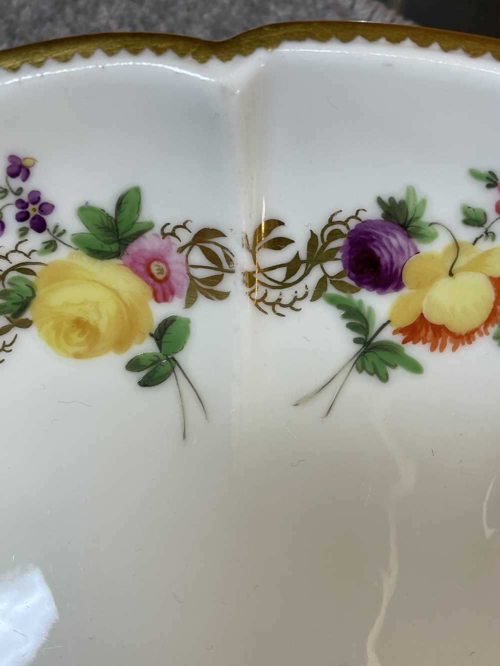 NANTGARW PORCELAIN CRUCIFORM DISH circa 1818-1820, the border decorated with a series of flower - Image 14 of 20