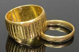 LADY'S & GENT'S 22CT GOLD RINGS (2) - to include a fully ribbed wide band example, London mark but