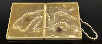 CIRO OF BOND STREET LONDON & NEW YORK SINGLE STRAND CULTURED PEARL NECKLACE with 9ct gold garnet and