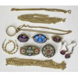 VINTAGE & LATER JEWELLERY GROUP - to include two micromosaic brooches, one Millefiori brooch, two