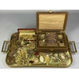 VINTAGE & LATER GOLD TONE JEWELLERY & WATCHES - in a vintage jewellery travel case to include