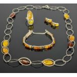 MODERN SILVER & AMBER/AMBER TYPE JEWELLERY - 4 items in mixed colours to include a '925' and