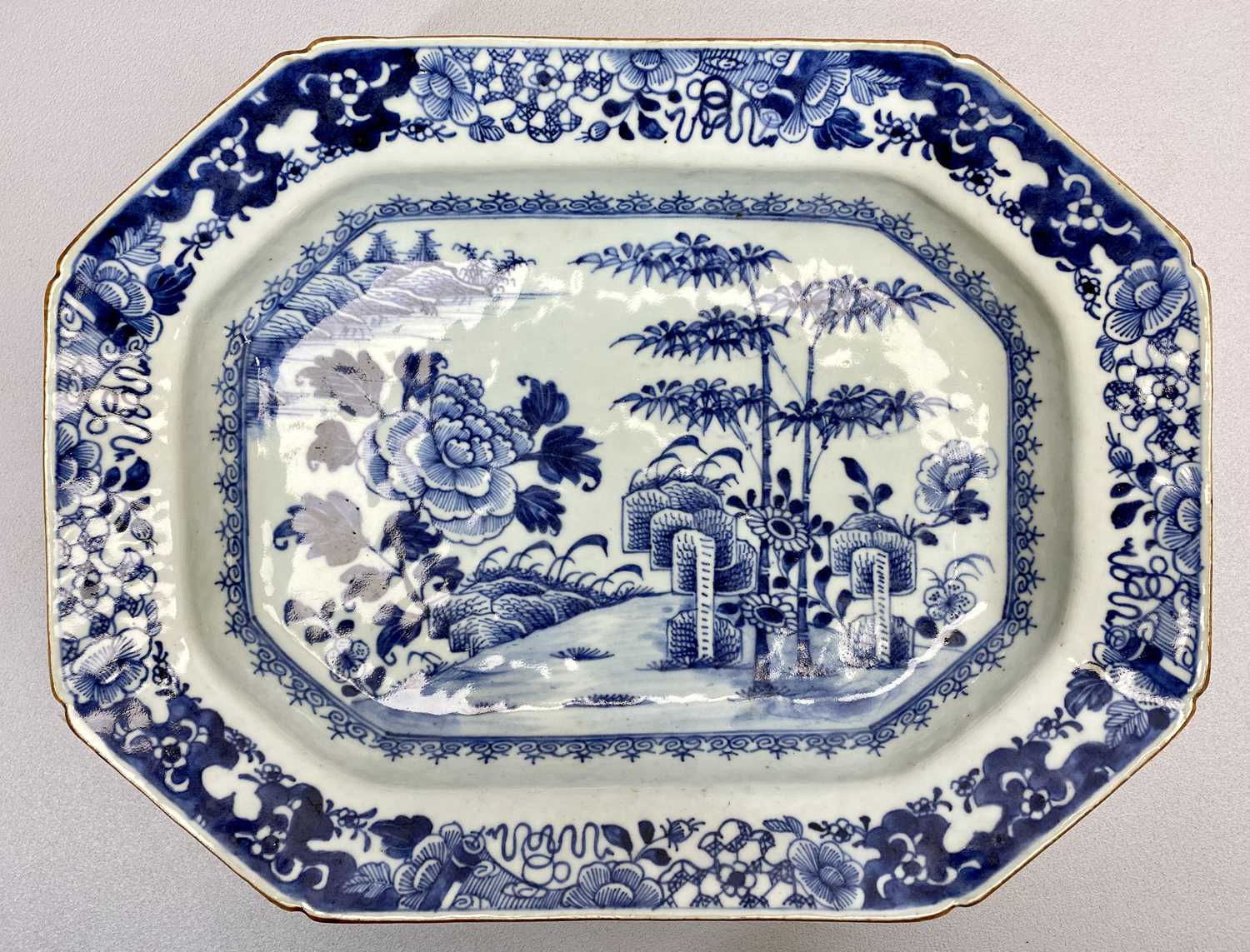 CHINESE EXPORT PORCELAIN OCTAGONAL BLUE & WHITE MEAT PLATE - Quianlong Period, garden landscape with