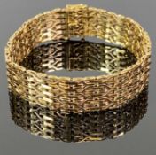 9CT GOLD HEAVY MESH LINK BRACELET - with open box clasp stamped '9-375', 18.5cms L open, 1.5cms W,