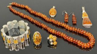 MODERN SILVER & AMBER/AMBER TYPE JEWELLERY - 7 items to include a multi-bead necklace, 58cms L, pair