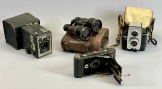 FIRST WORLD WAR BRITISH ARMY OFFICER’S BINOCULARS, A PAIR – MK V SP22 with leather case, a Kodak