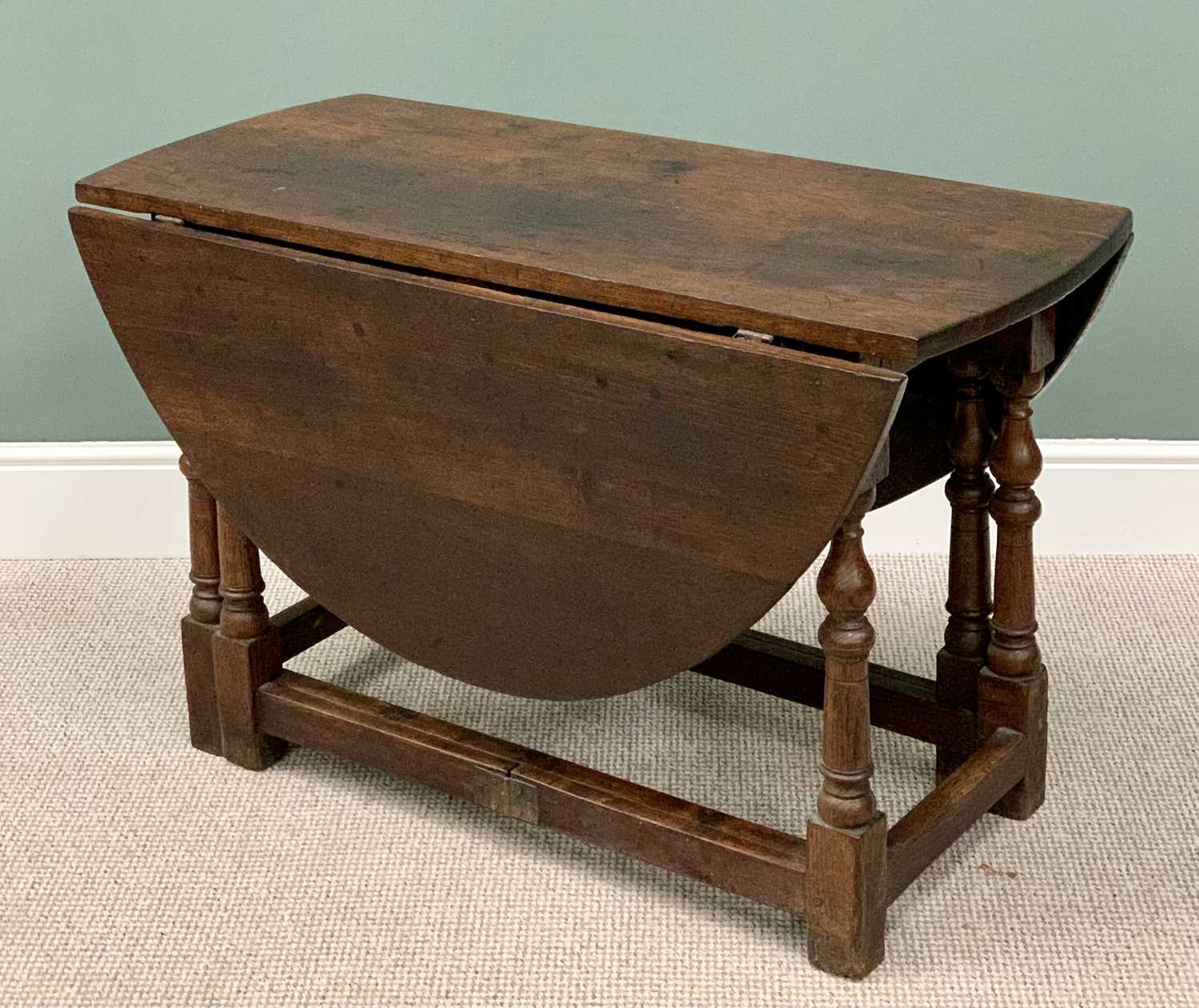 ANTIQUE OAK GATE LEG TABLE - on turned and block supports, 70cms H, 56cms W (closed), 140cms W (
