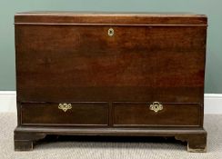 ANTIQUE OAK LIDDED MULE CHEST - having a well-coloured three plank top to an open box interior, twin