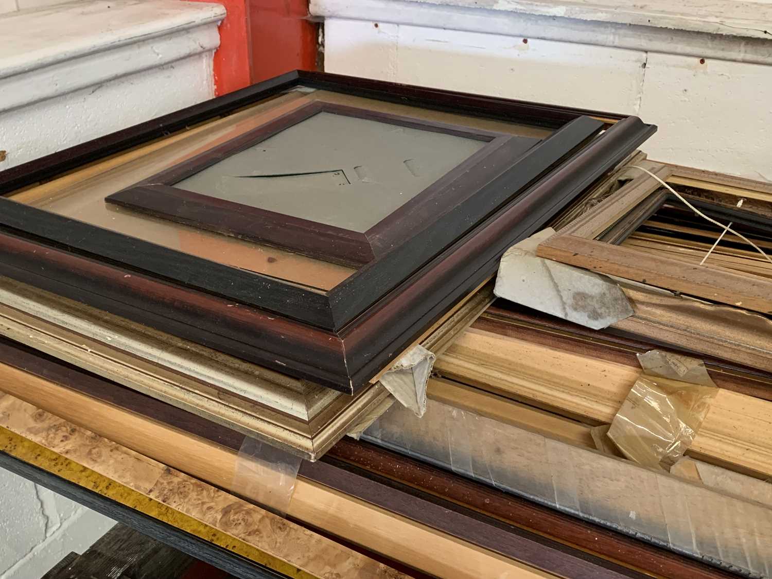 LARGE QUANTITY OF PICTURE FRAMER'S TRADING STOCK - to include some completed frames along with large - Image 4 of 4