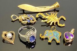 WHITE & YELLOW GOLD JEWELLERY ITEMS (6) plus one unmarked other including a 14ct white gold sapphire