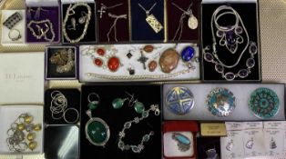 40 PLUS PIECES OF MAINLY BOXED SILVER JEWELLERY - quality items include necklaces, earrings,